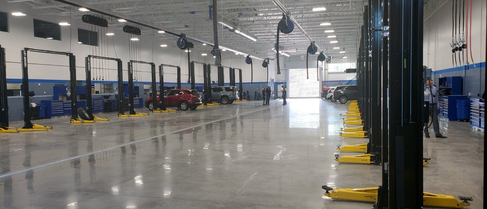 A multi-bay service department equipped by Total Tool