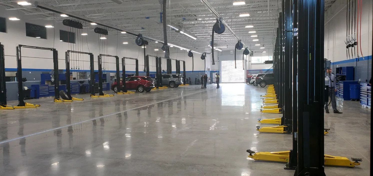 Multi-bay municipal service facility
